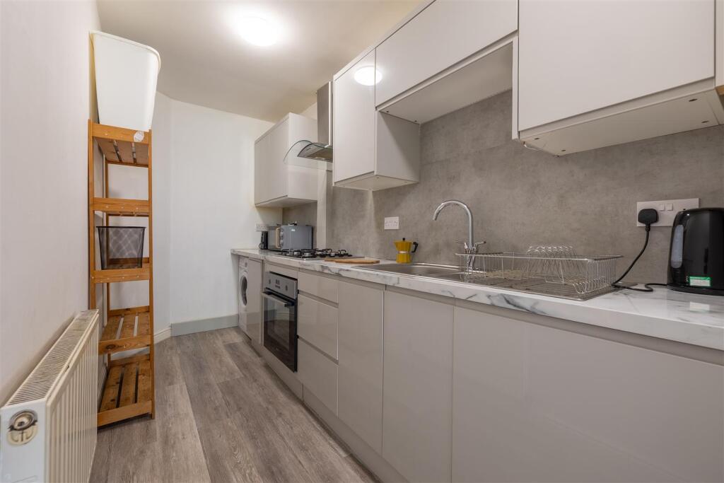 23 Castle Hill Flat 1_7.jpg