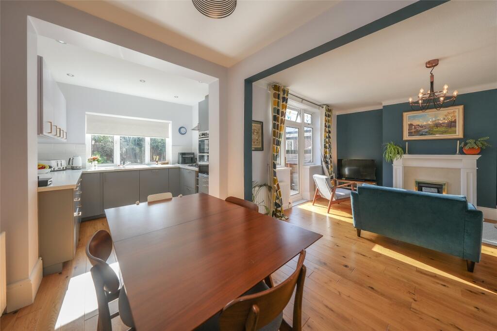 Family/Dining Kitche