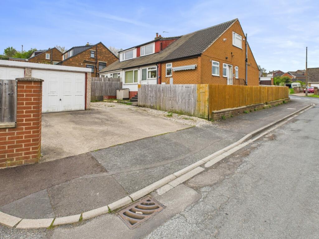 CAM04233G0-PR0019-STILL039