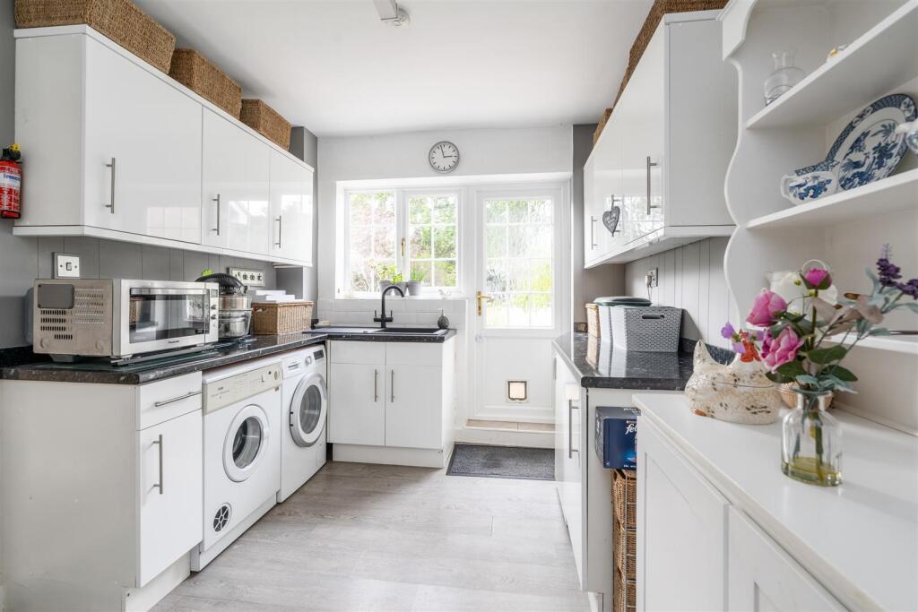 7 Beconsfield Close_24.jpg