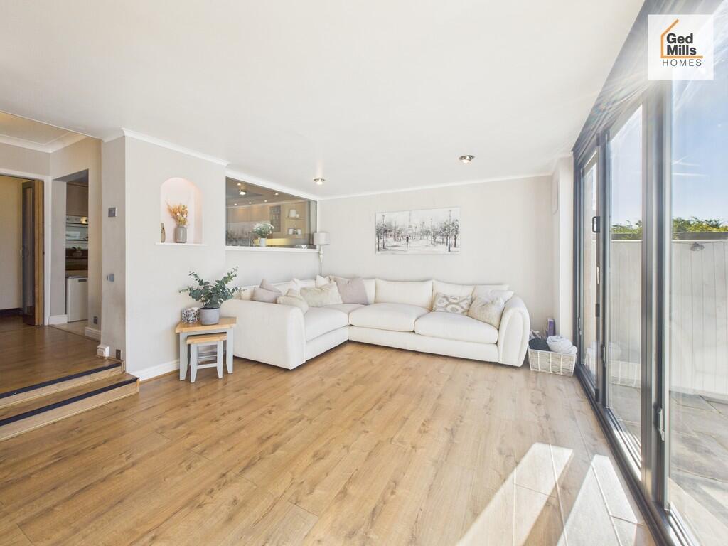 CAM04261G0-PR0095...