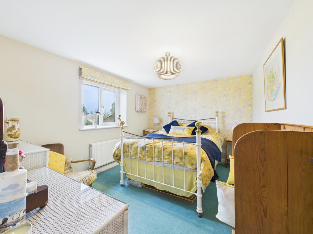 CAM02909G0-PR0382-STILL001