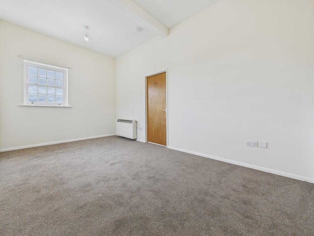 CAM04273G0-PR0163...