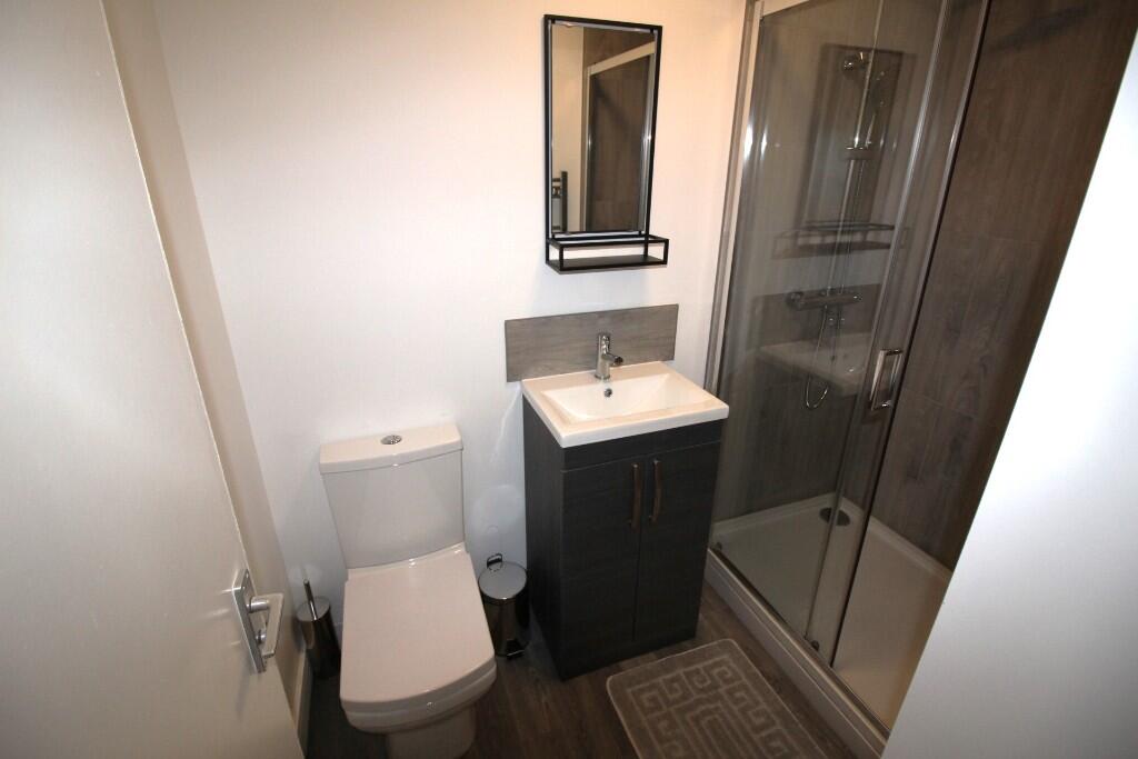En-suite (g)