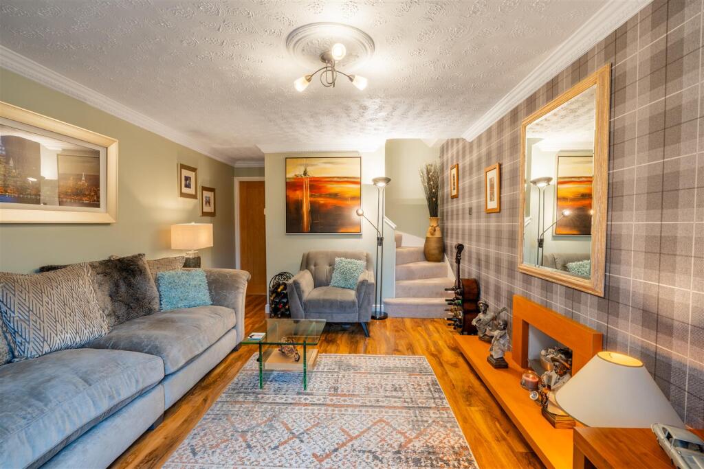 lounge-1.jpg
