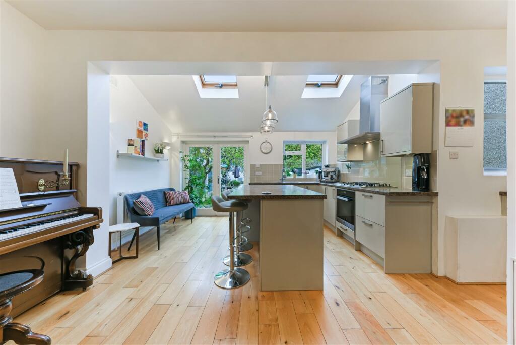 Open Plan Kitchen/Dining Room
