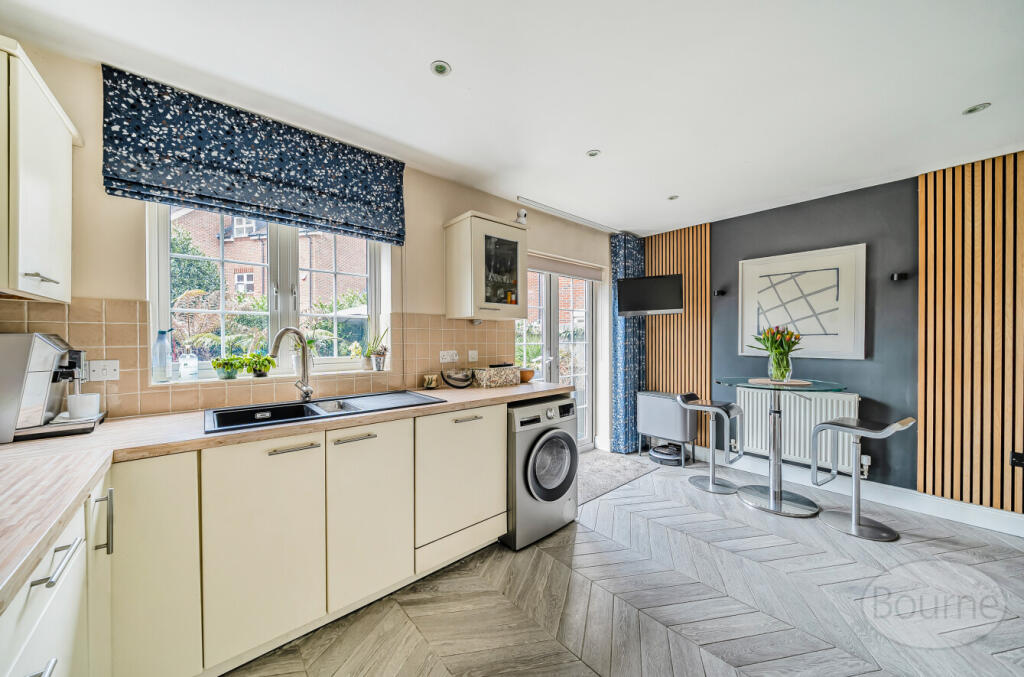 26d670df-aed3-4d9...