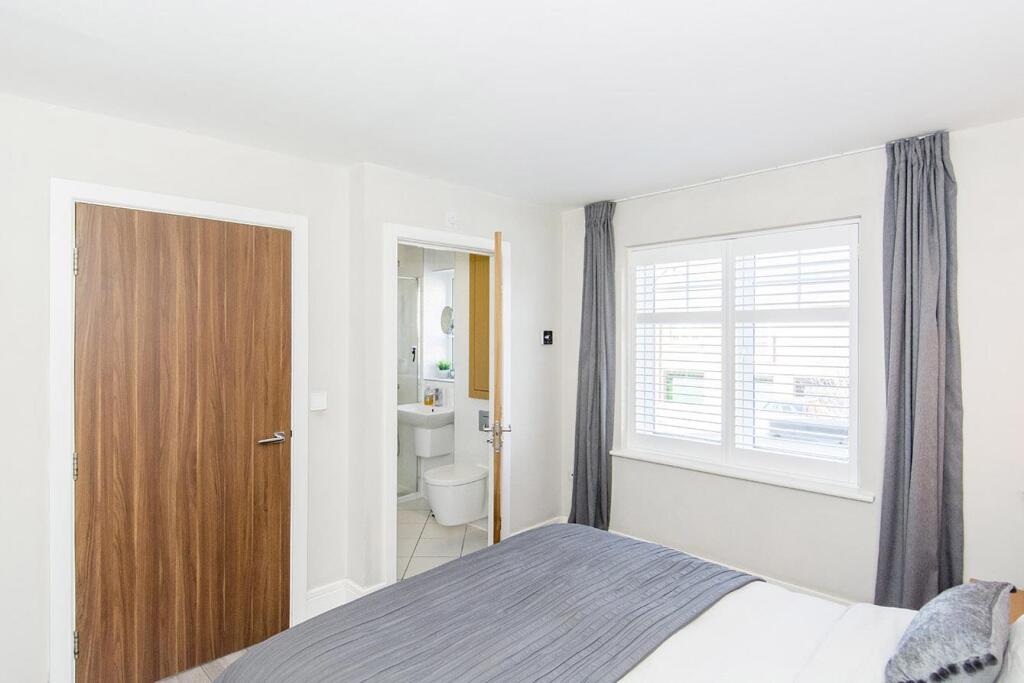 (Bedroom One Photo Two)