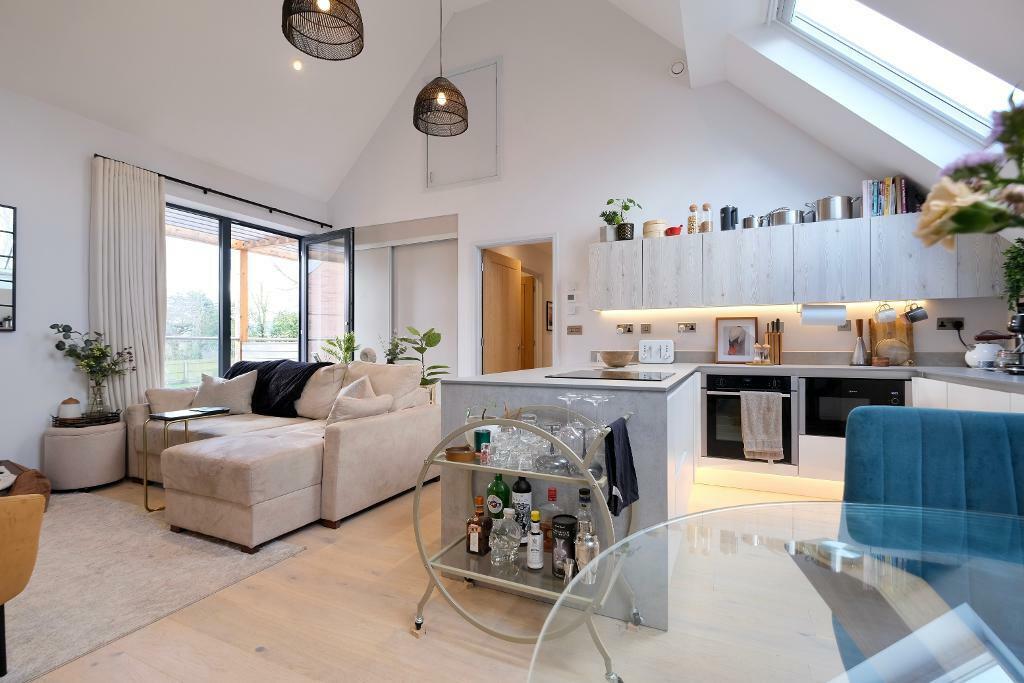 Light &amp; bright living area