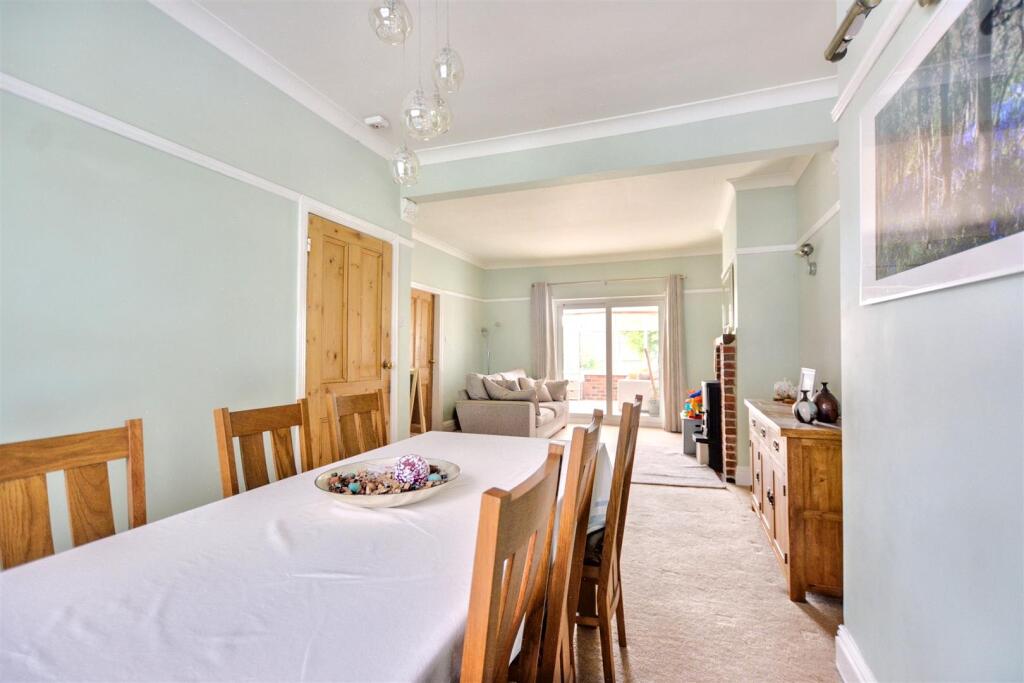 Dining Room_1.jpeg