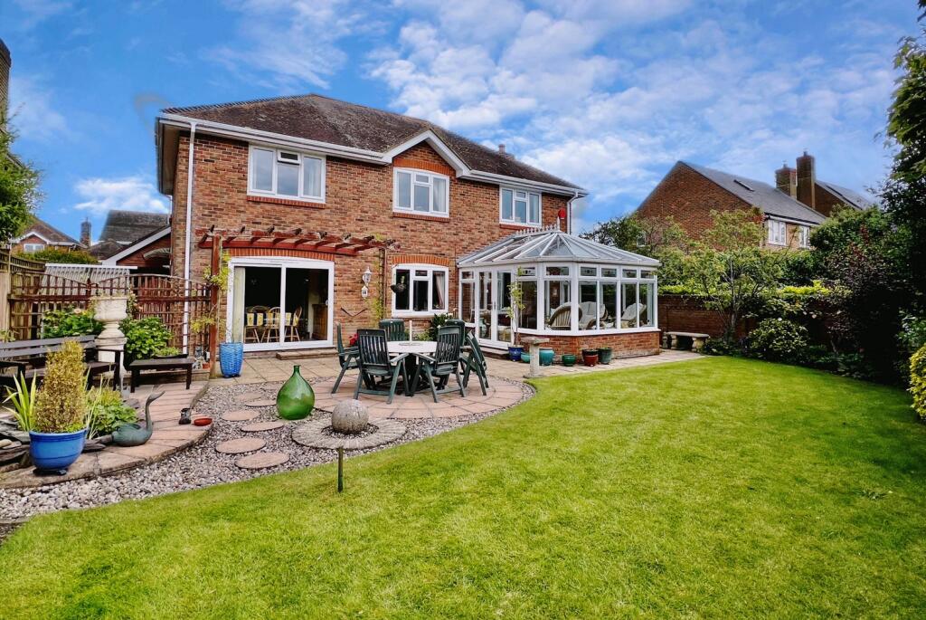4 bedroom Detached for sale