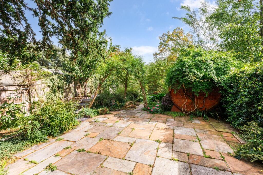 98232_2 Royal Geo...