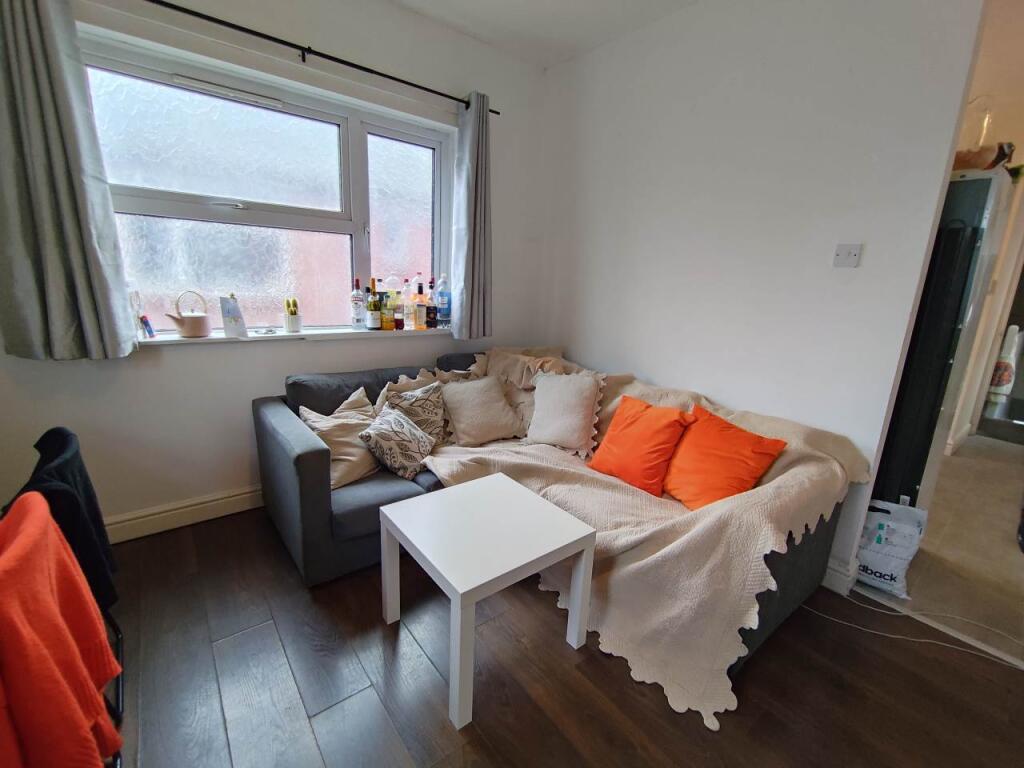 Living room (2)