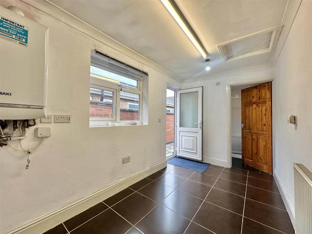 LOBBY/UTLITY ROOM