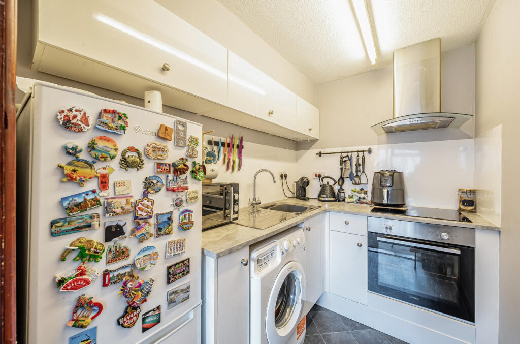 1296094-1-6830abe...