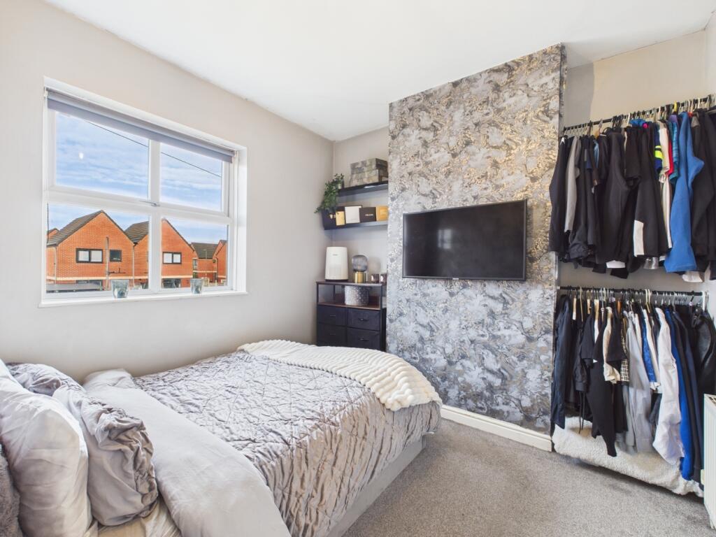 CAM04634G0-PR0025-STILL014