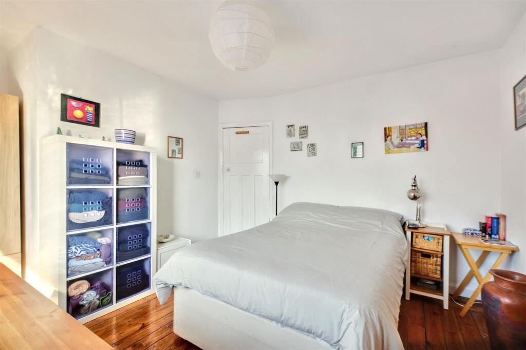 Bedroom 1_2.jpeg