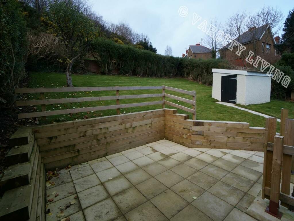 2GarddDenman-patio1.1.JPG