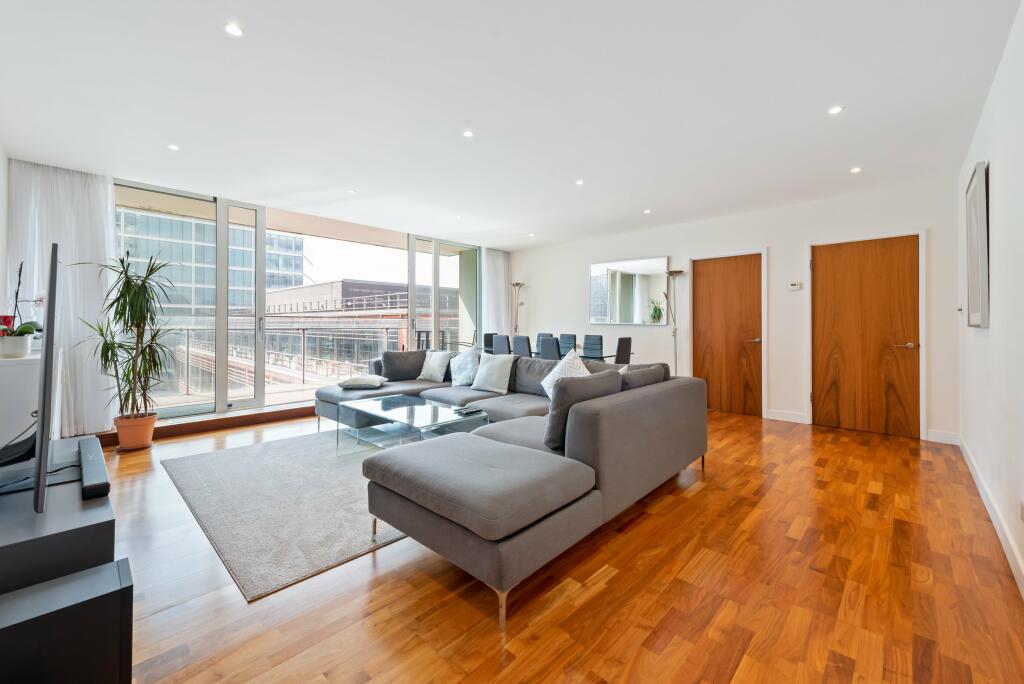 Palace Street 20, 60