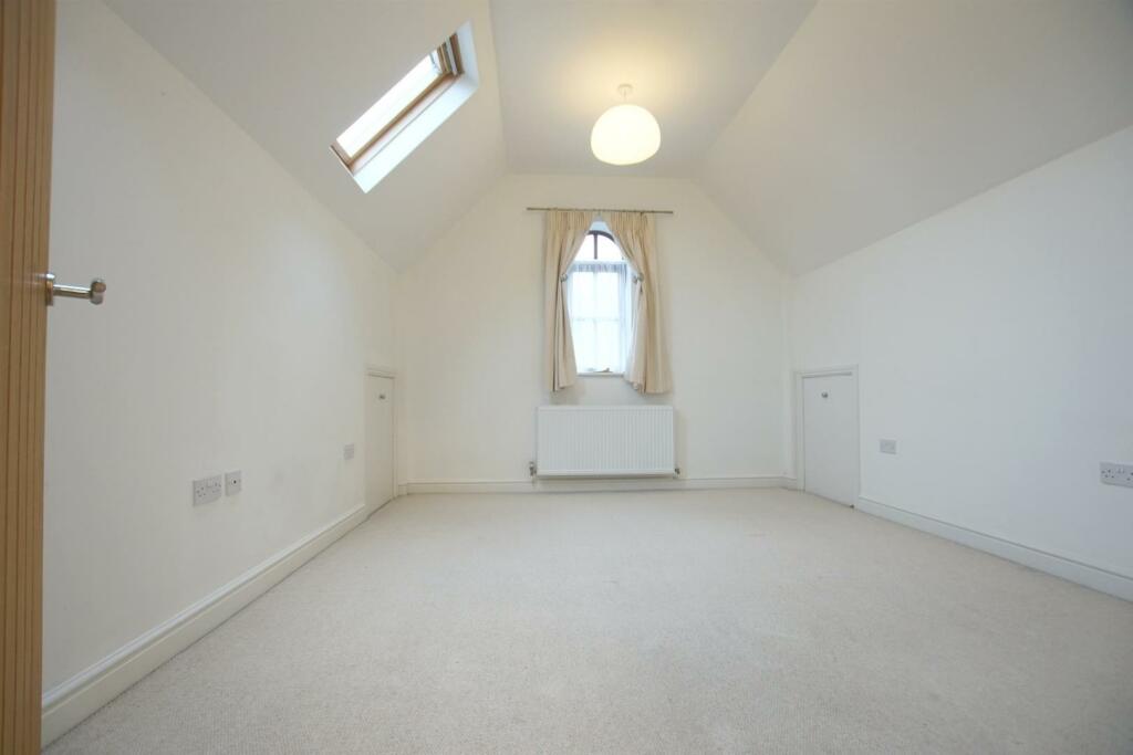 Bedroom 3 (top fllor)
