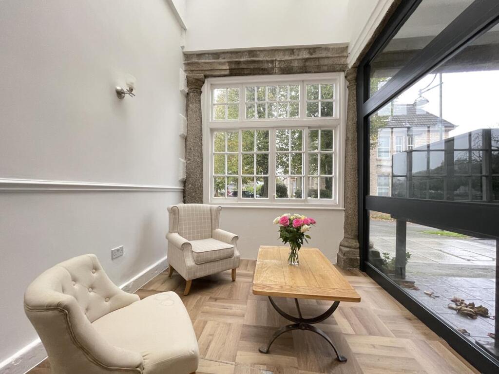 Evans Court 1a, Craigie Drive - Colonade 1.jpg