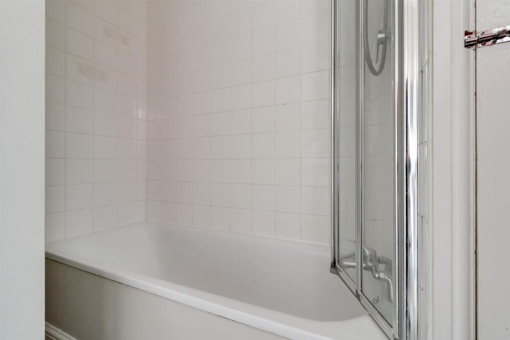 Bathroom (4).jpg