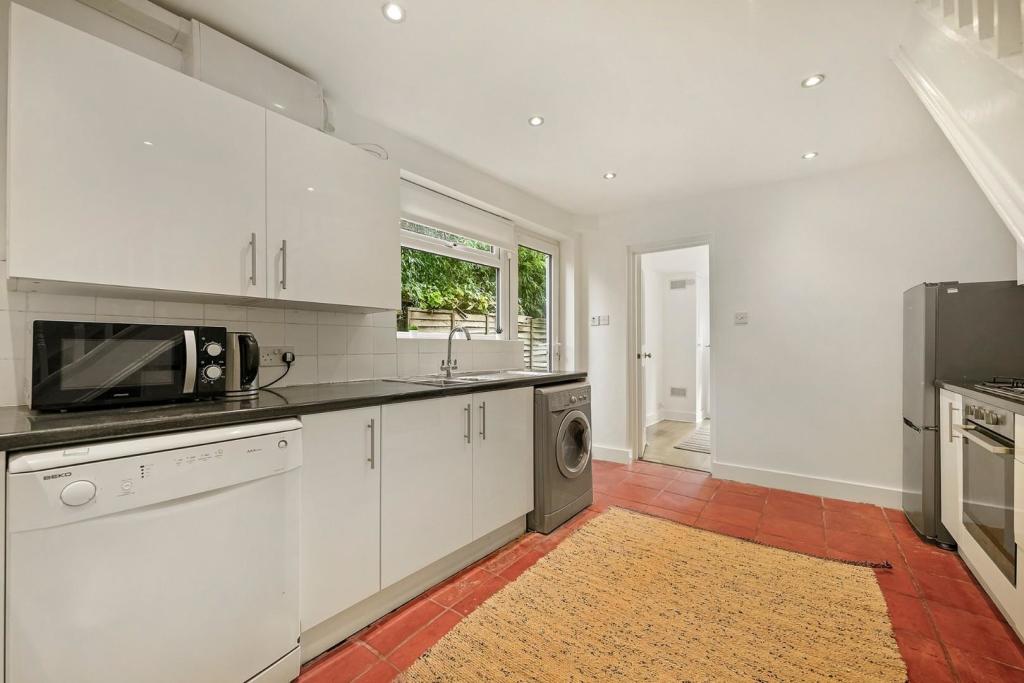 Kitchen (3).jpg