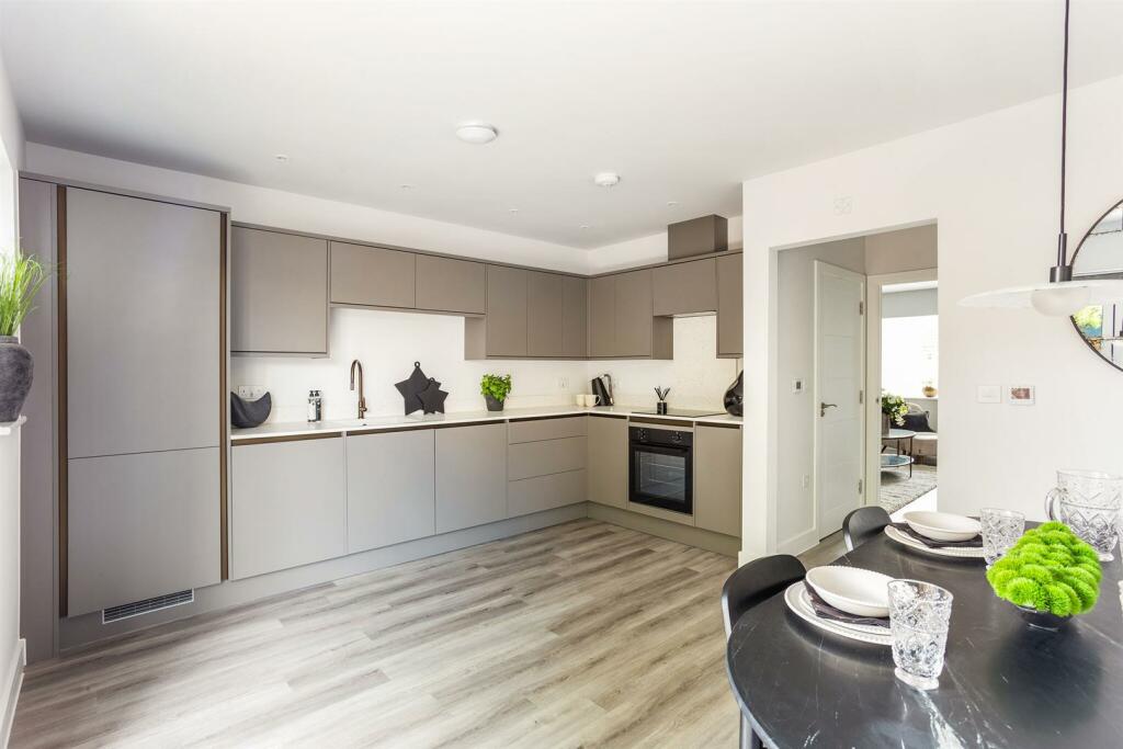 73297_82 Haywards Road  (9)_low.jpg