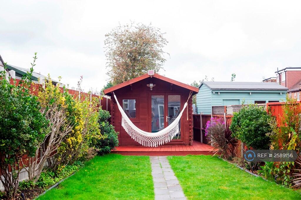 Summer House Garden/ Office Space