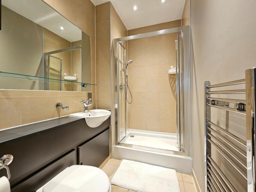 Bedroom 2 En-Suite Shower