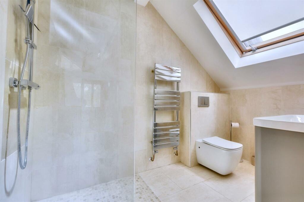 En Suite 1_1.jpeg