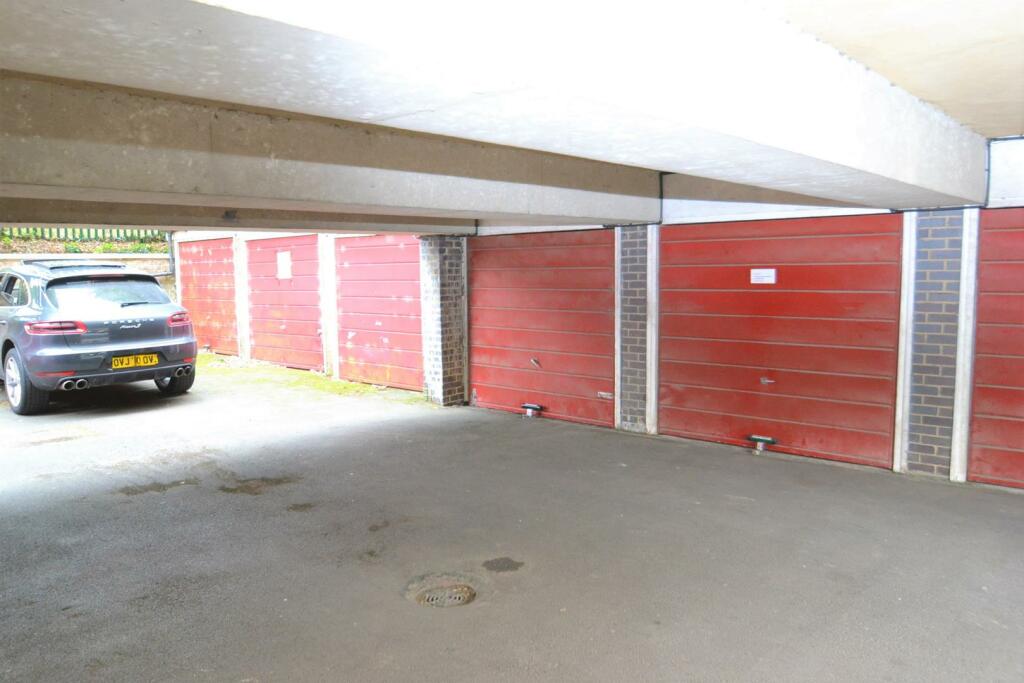 Garage En Bloc.jpg