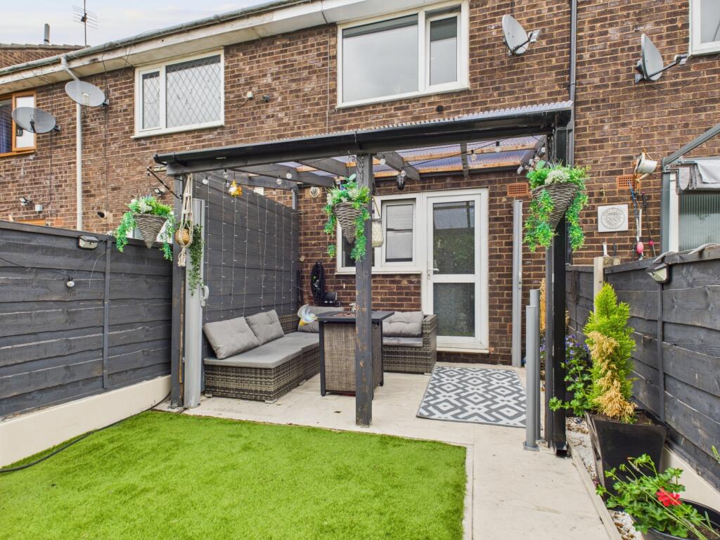 CAM03729G0-PR0055-STILL012