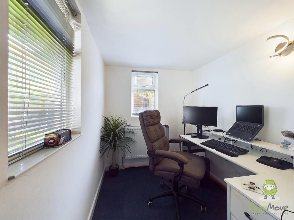 CAM01543G0-PR0092-STILL024