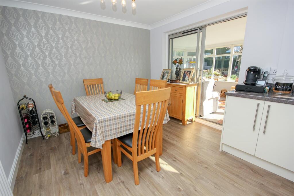 Dining Area.jpg