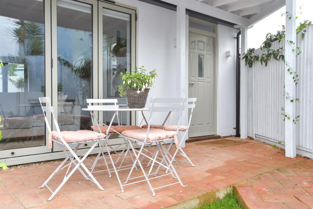 External Lifestyle Photograph