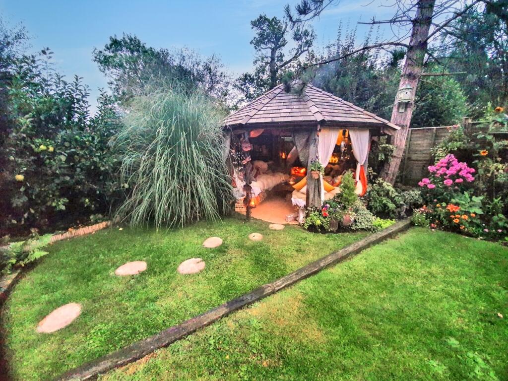 Garden With Garden Room