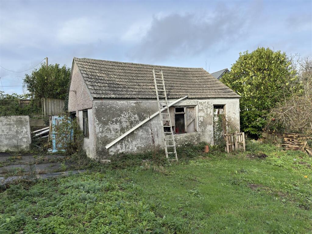 Detached outbuilding
