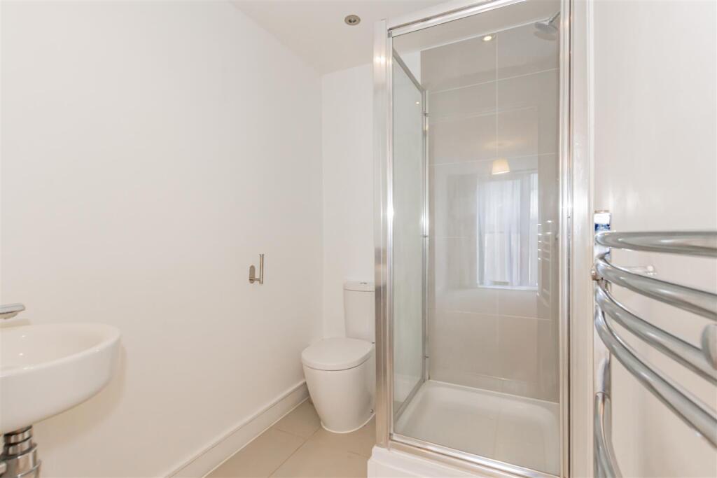 En-Suite Shower