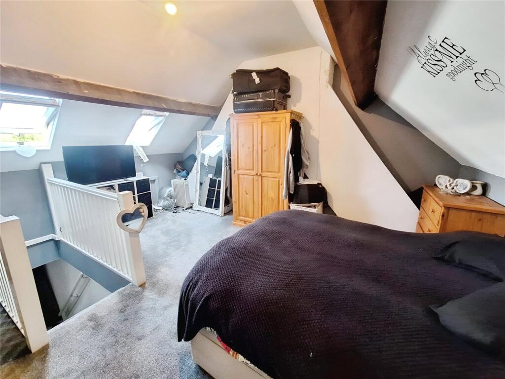 Bedroomtwo/Loft Room