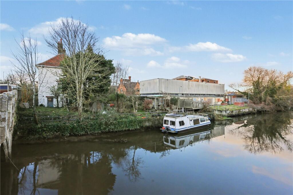 River/Mooring