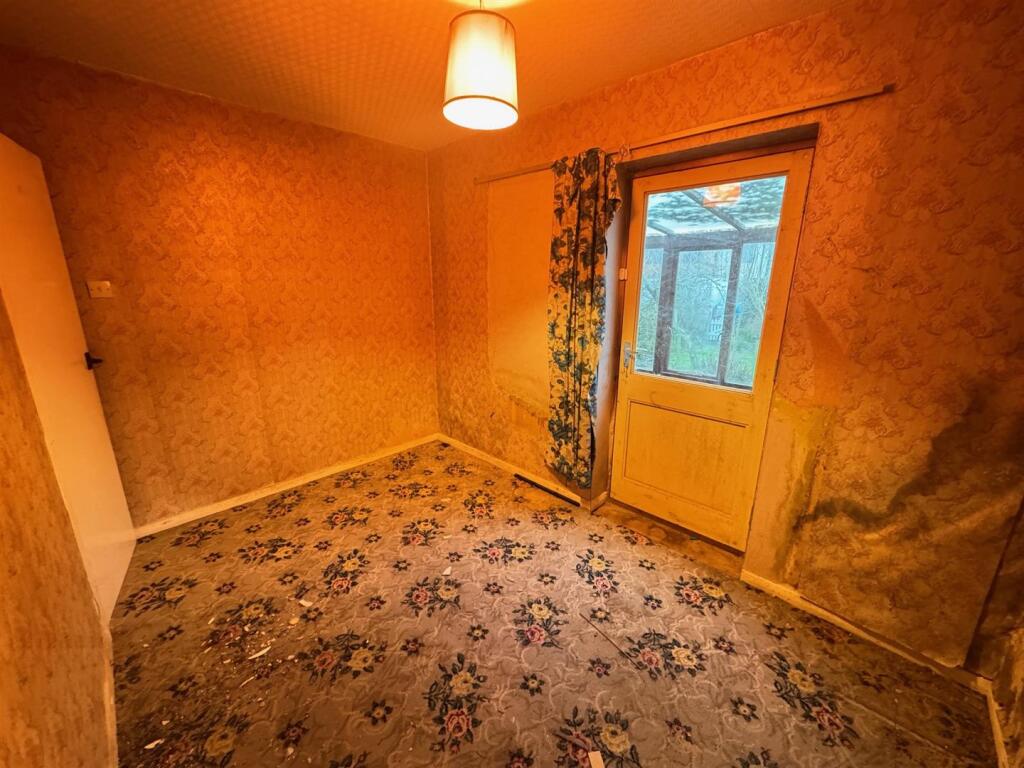 Bedroom 2.jpg