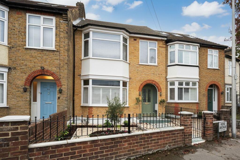 Rose Avenue, E18