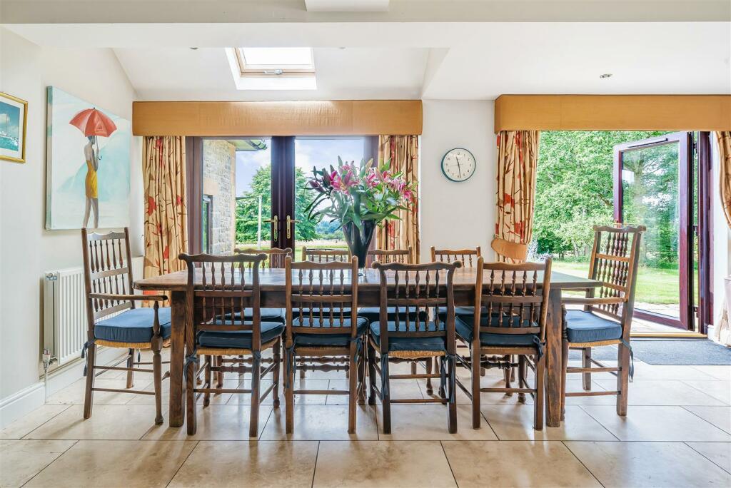 Breakfast room.jpg