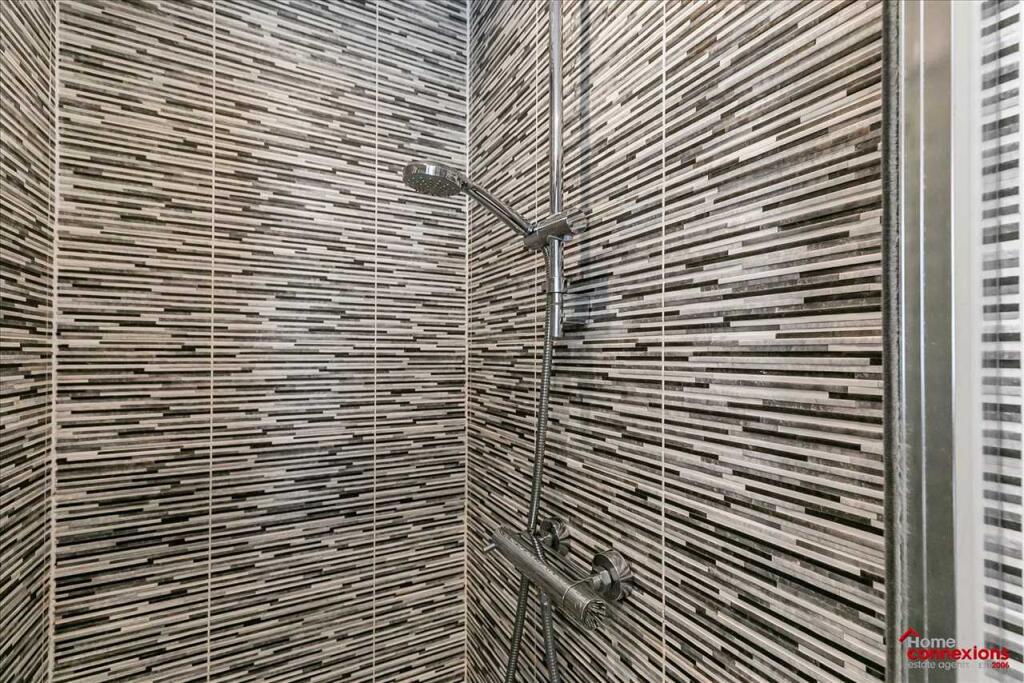 En-Suite (2)