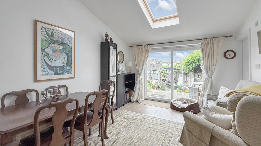 Kitchen/family ro...