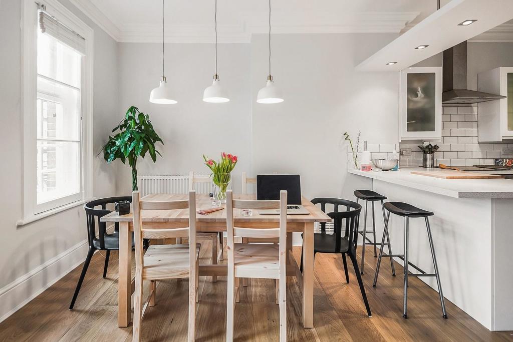 Dining Area (2).jpg