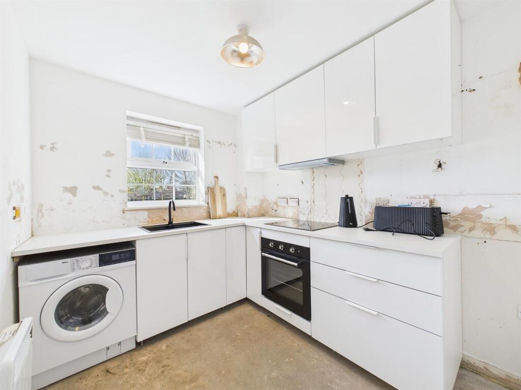 Kitchen: