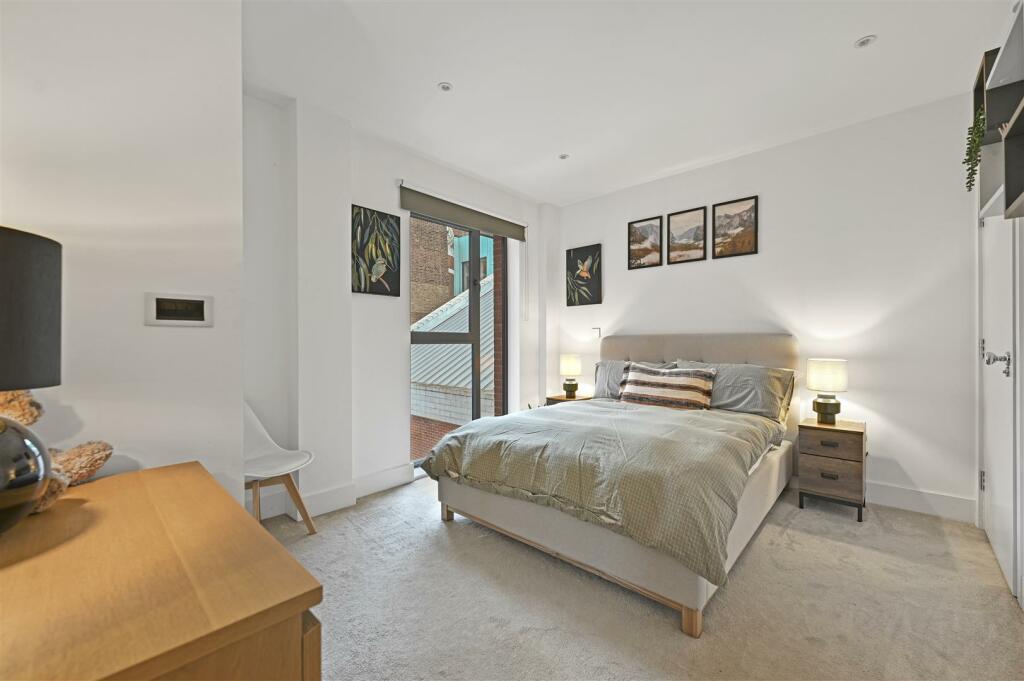 Dauphine House - Bedroom3 (1).JPG