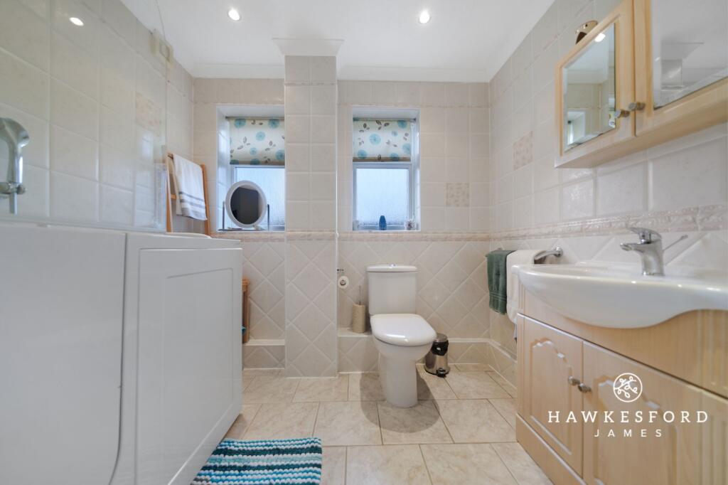 Blandford Gardens, Sittingbourne - Bathroom